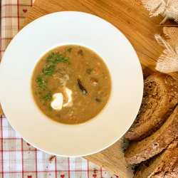 Aromatyczna zupa z leśnych...